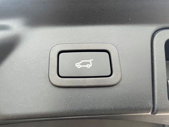 Land Rover Range Rover Velar 26 of 26