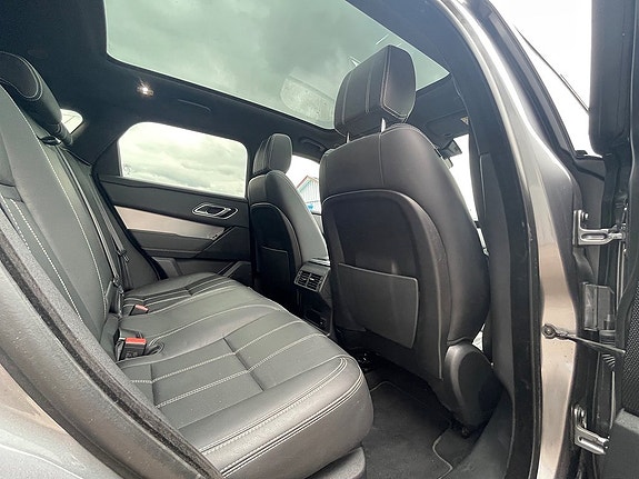 Land Rover Range Rover Velar 24 of 26