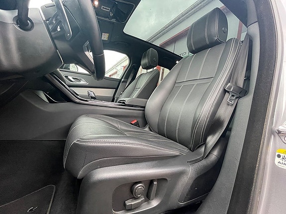 Land Rover Range Rover Velar 14 of 26
