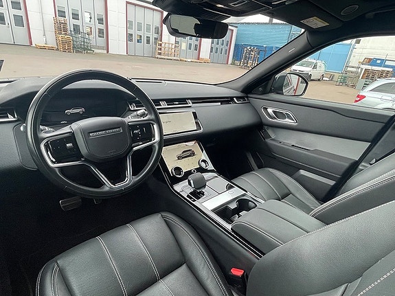 Land Rover Range Rover Velar 13 of 26