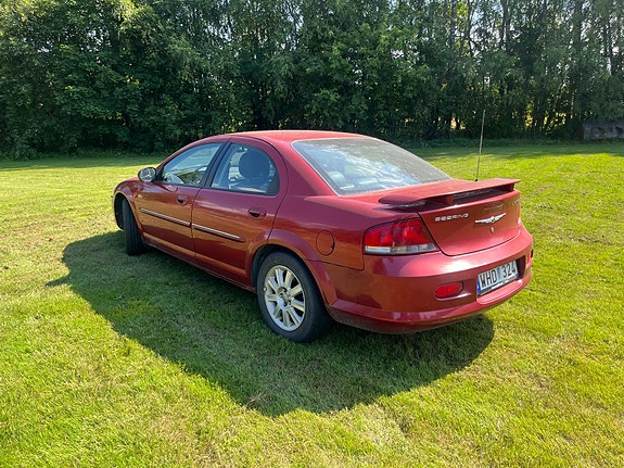Chrysler Sebring 3 of 10