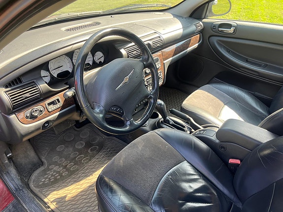 Chrysler Sebring 6 of 10