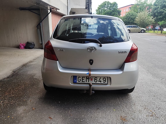 Toyota Yaris 6 of 10
