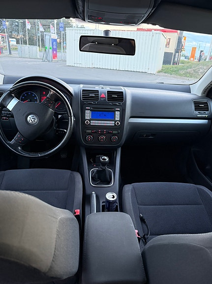 Volkswagen Jetta 7 of 7