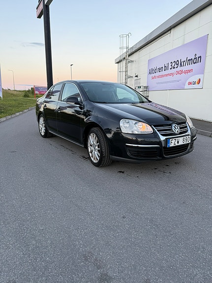 Volkswagen Jetta 2 of 7