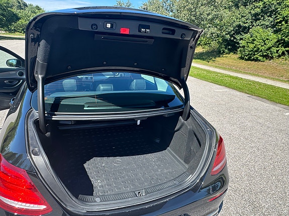 Mercedes-Benz E200 5 of 10
