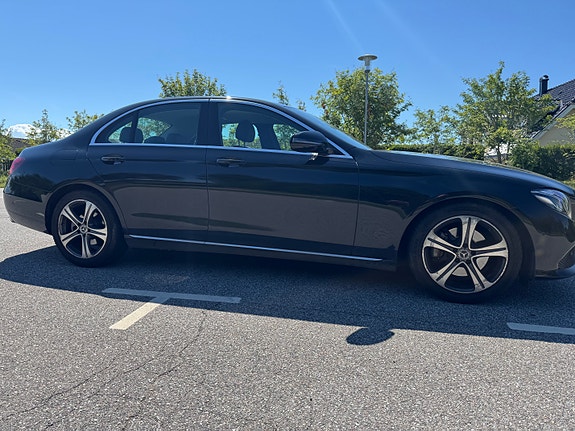 Mercedes-Benz E200 2 of 10