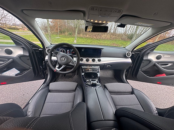 Mercedes-Benz E200 8 of 10