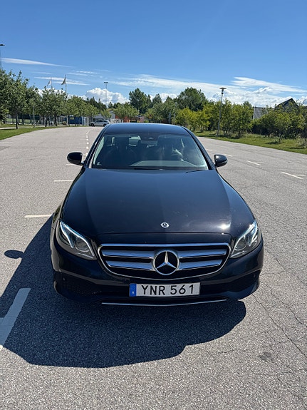 Mercedes-Benz E200 3 of 10