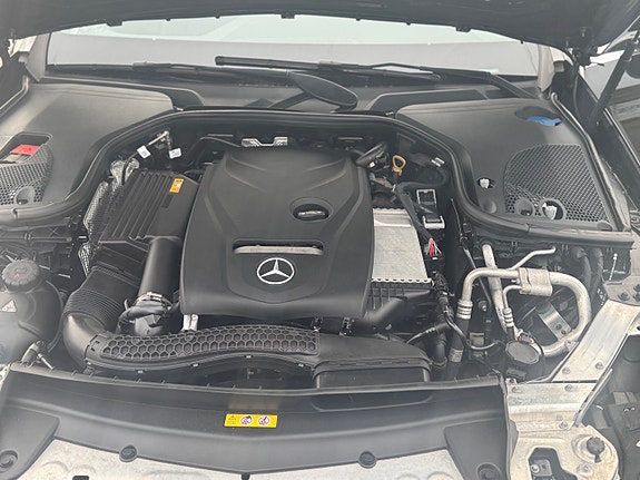 Mercedes-Benz E200 10 of 10