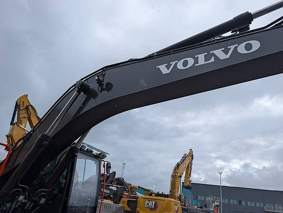 Volvo EC 250 EL 11 of 17