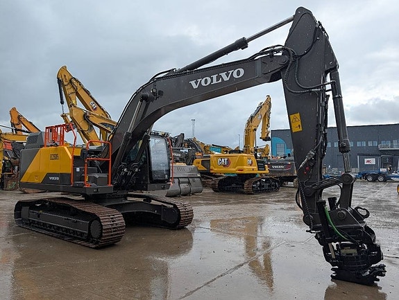 Volvo EC 250 EL 9 of 17