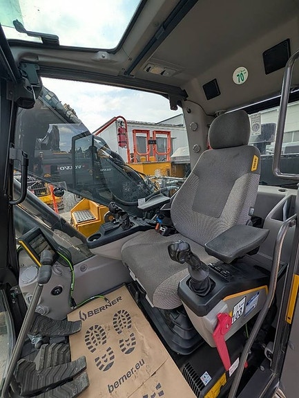 Volvo EC 250 EL 5 of 23