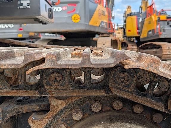 Volvo EC 250 EL 18 of 23