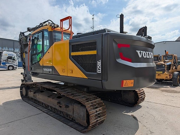 Volvo EC 250 EL 2 of 23