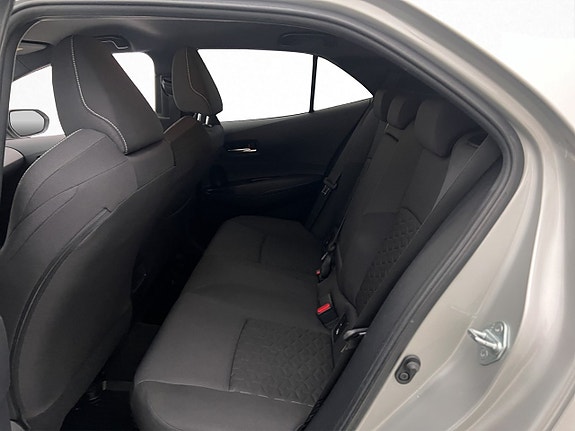 Toyota Corolla 13 of 23