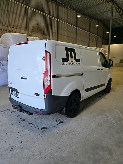 Ford Transit Custom 4 of 5