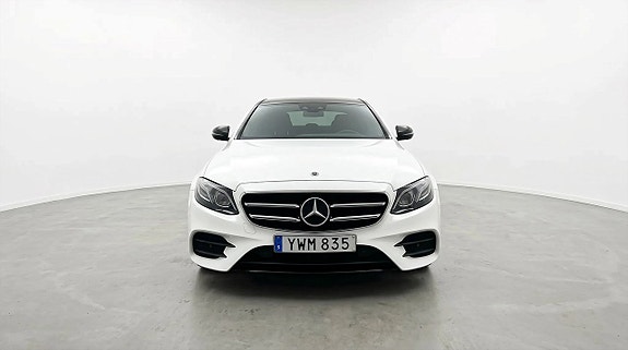 Mercedes-Benz E220 d 2 of 18