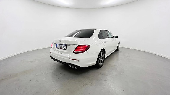 Mercedes-Benz E220 d 4 of 18