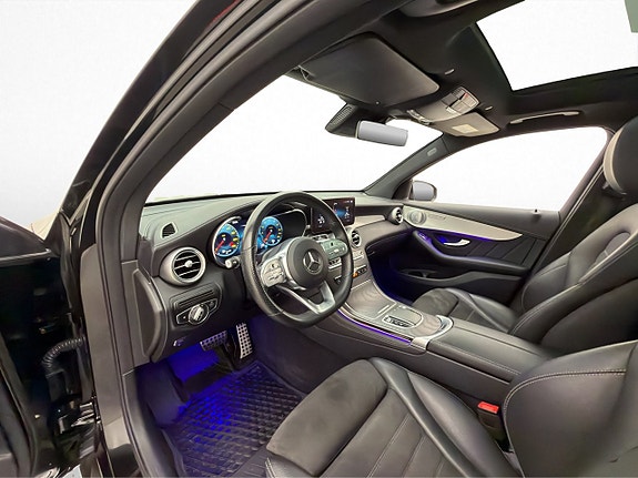 Mercedes-Benz GLC300 e 8 of 30