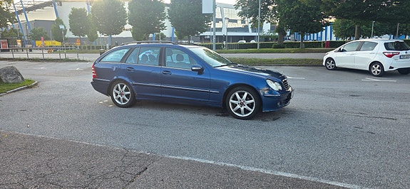 Mercedes-Benz C180 6 of 11