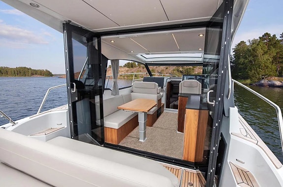 Påväg in Båtgiganten Ab / Grandezza 30ca / Volvo Penta 320Hk 2 of 3