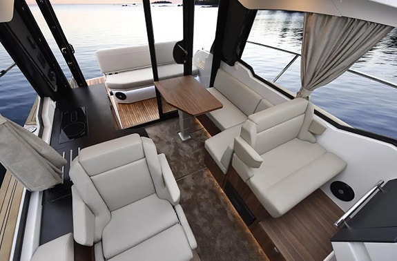 Påväg in Båtgiganten Ab / Grandezza 30ca / Volvo Penta 320Hk 3 of 3