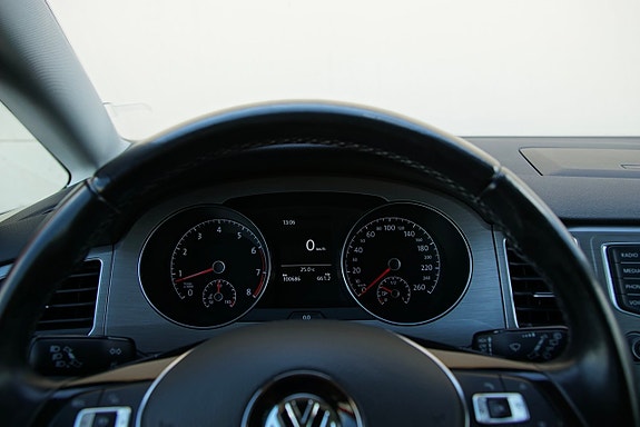 Volkswagen Golf Sportsvan 17 of 21