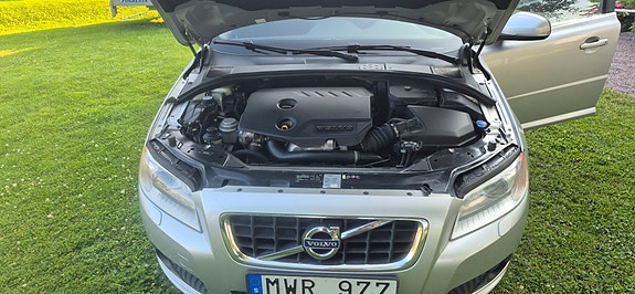 Volvo V70 6 of 10