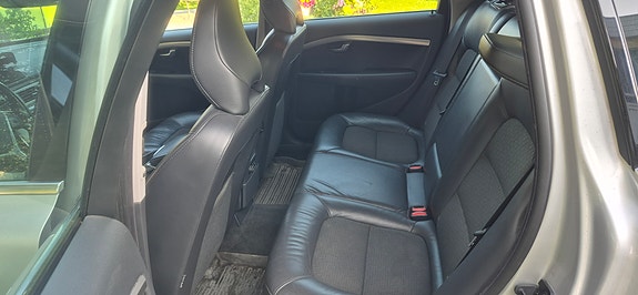 Volvo V70 3 of 10