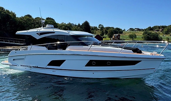Påväg in Båtgiganten Ab / Grandezza 37ca / Volvo Penta d4*2 2 of 5