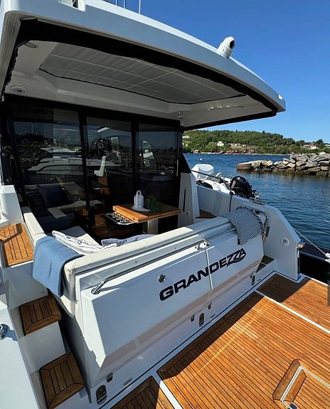 Påväg in Båtgiganten Ab / Grandezza 37ca / Volvo Penta d4*2 3 of 5