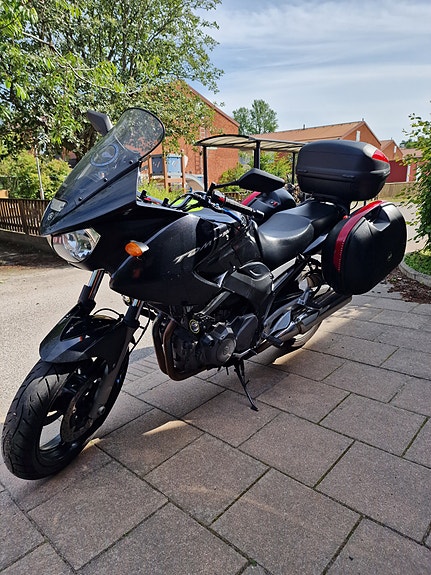 Yamaha TDM900 2 of 5