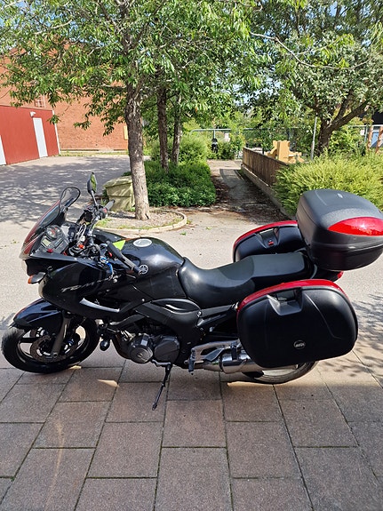 Yamaha TDM900 4 of 5