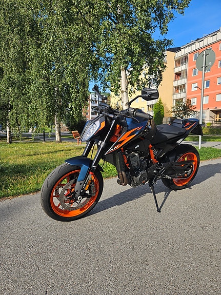 KTM 890 DUKE R 4 of 5