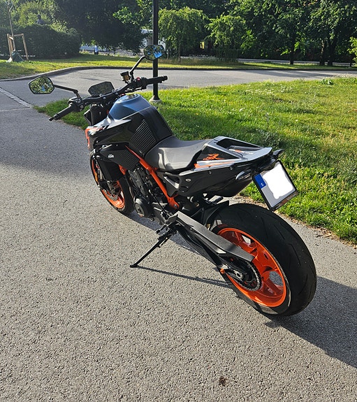 KTM 890 DUKE R 2 of 5