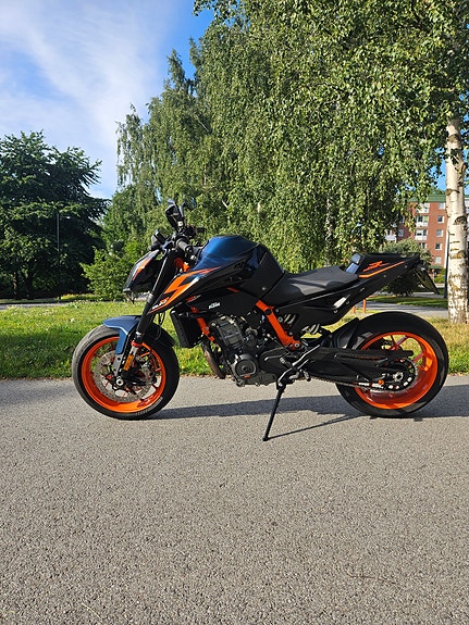KTM 890 DUKE R 3 of 5