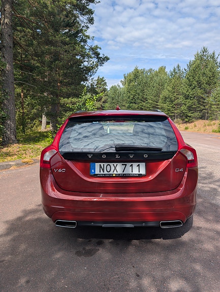 Volvo V60 3 of 5