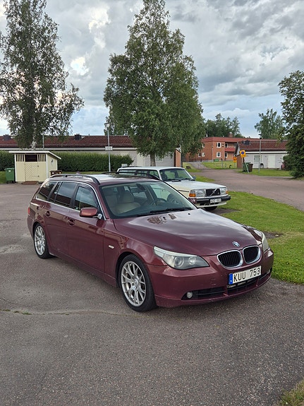 BMW 525i 2 of 5