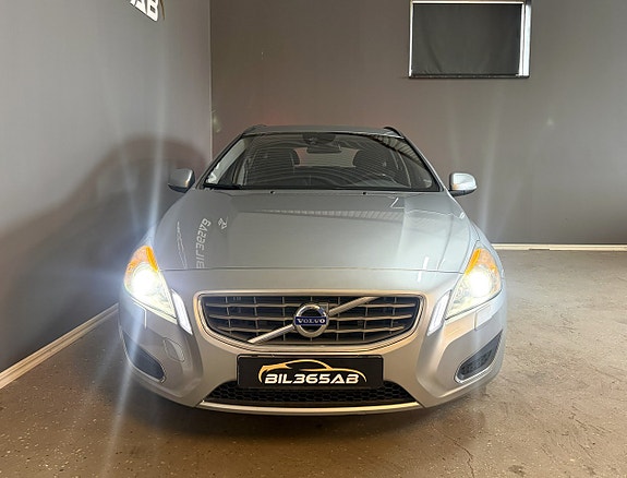 Volvo V60 6 of 15