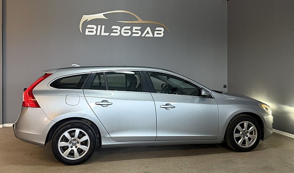 Volvo V60 8 of 15