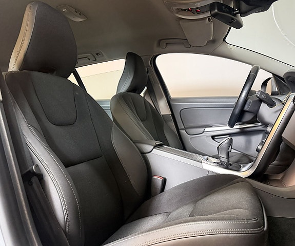 Volvo V60 13 of 15