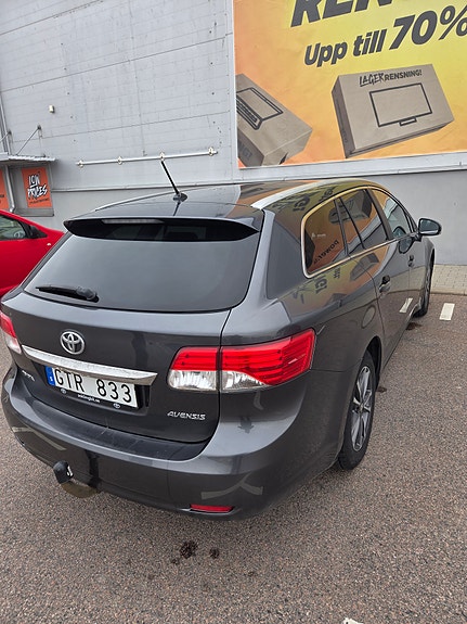 Toyota Avensis 4 of 16