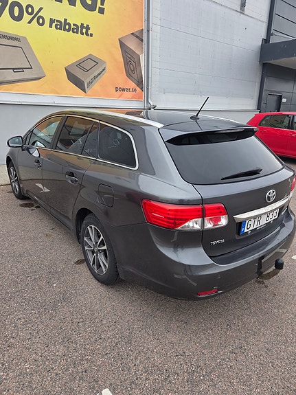 Toyota Avensis 3 of 16