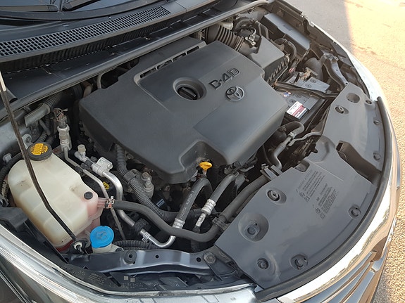 Toyota Avensis 15 of 16