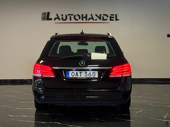 Mercedes-Benz E220 3 of 23