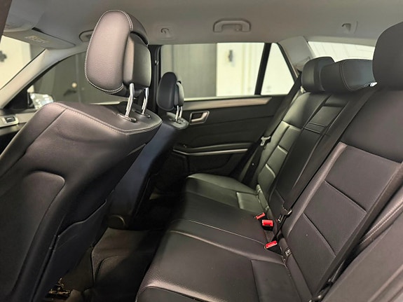 Mercedes-Benz E220 5 of 23