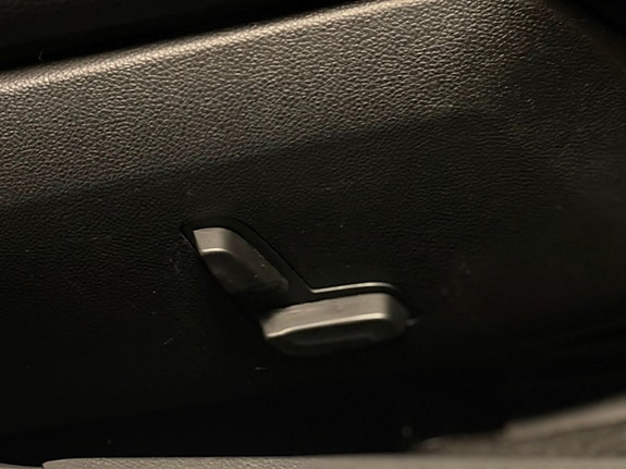 Mercedes-Benz E220 9 of 23
