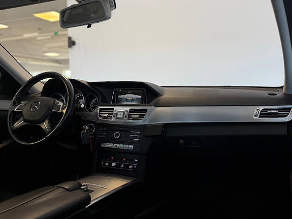 Mercedes-Benz E220 20 of 23