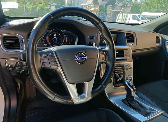 Volvo V60 23 of 26